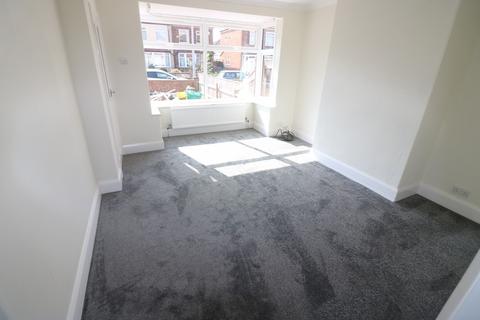 2 bedroom terraced house to rent, Penshurst Avenue, Hessle