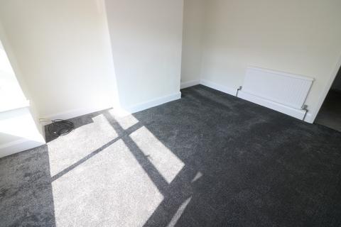 2 bedroom terraced house to rent, Penshurst Avenue, Hessle