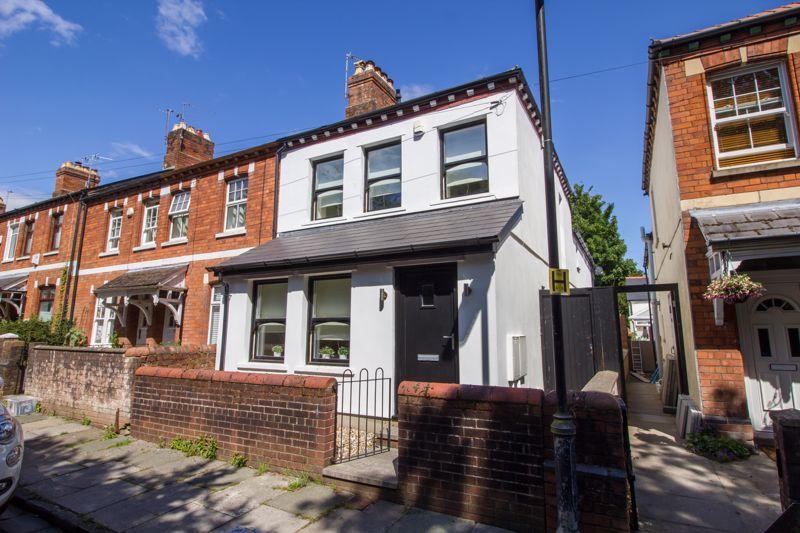 Sully Terrace, Penarth 2 bed terraced house to rent £1,500 pcm (£346 pw)