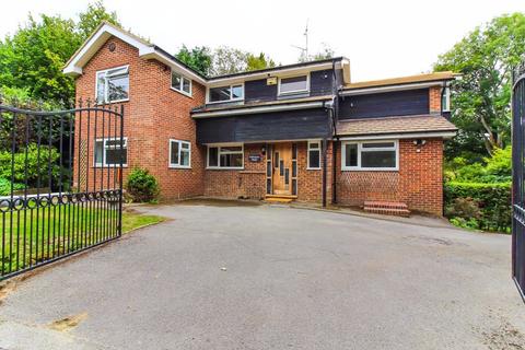 5 bedroom detached house to rent, Nellington Road, Tunbridge Wells