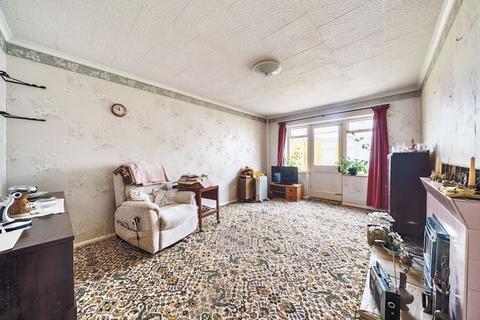 2 bedroom semi-detached bungalow for sale, Salisbury Close, Tonbridge, TN10 4PJ