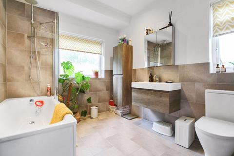 67 Midhurst Hill, Bexleyheath, DA6 7NP