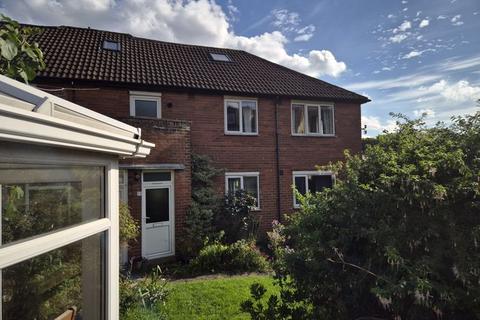 3 bedroom semi-detached house for sale, Cliff Road, Leeds