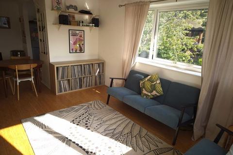 70 Cliff Road, Leeds, LS6 2EZ