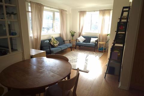 70 Cliff Road, Leeds, LS6 2EZ