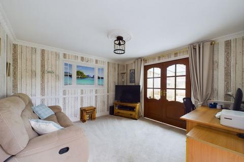 33 Bushfield Road, Albrighton, Wolverhampton, WV7 3PG