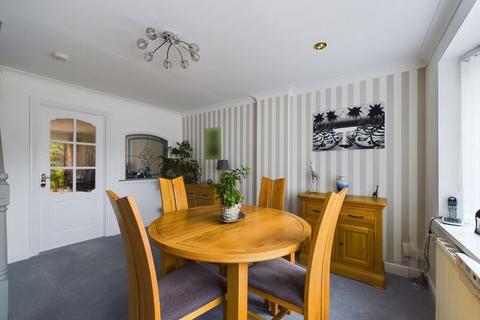 33 Bushfield Road, Albrighton, Wolverhampton, WV7 3PG