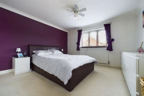 33 Bushfield Road, Albrighton, Wolverhampton, WV7 3PG