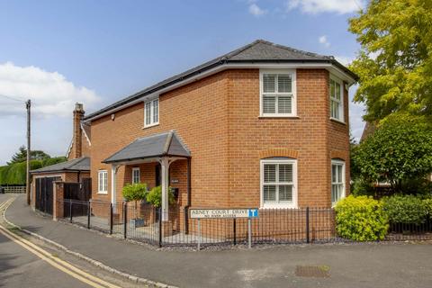 3 bedroom detached house for sale, Abney Court Drive, Bourne End