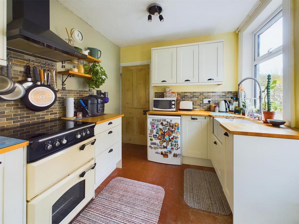 Tarrington Road, Gloucester 3 bed terraced house for sale £230,000