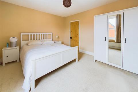 13 Tarrington Road, Gloucester, GL1 4PE