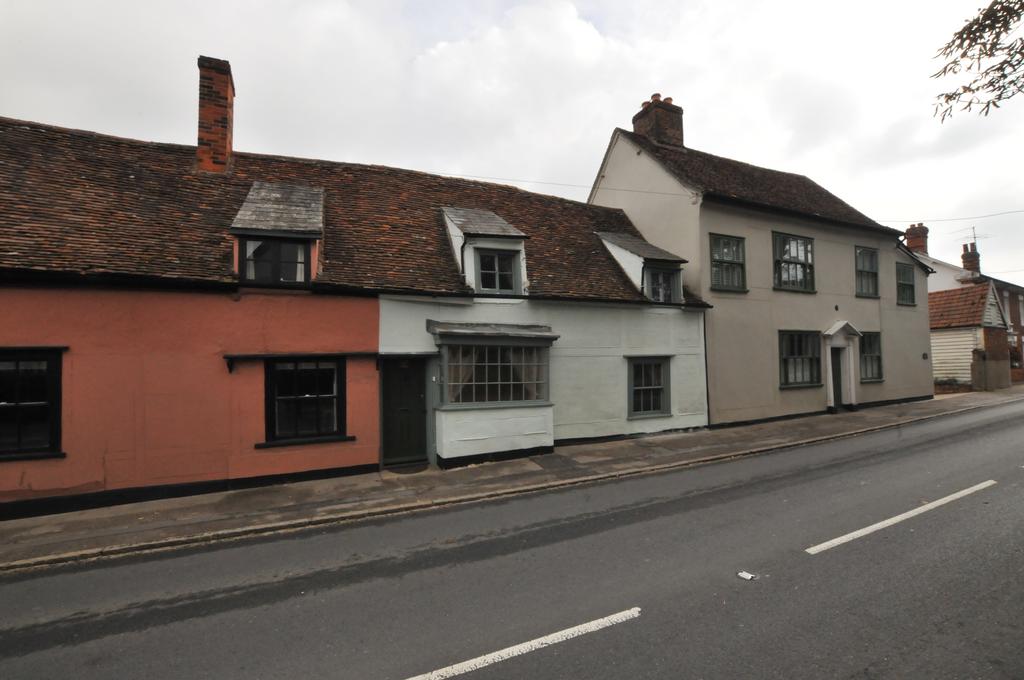 Potter Street, Sible Hedingham 2 bed terraced house to rent £1,300