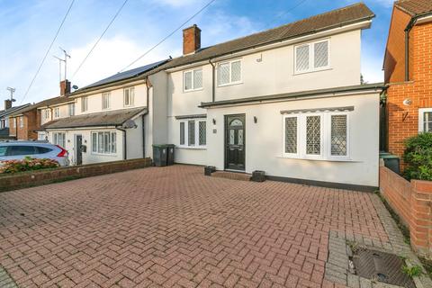 3 bedroom semi-detached house to rent, Lechmere Avenue, Chigwell, IG7