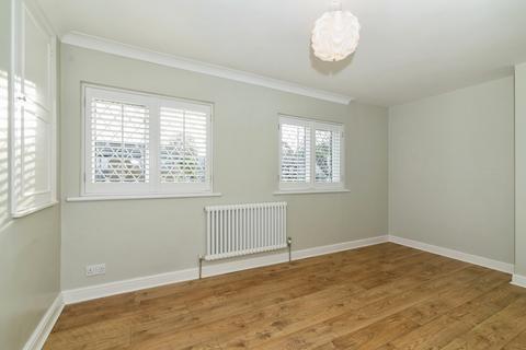 3 bedroom semi-detached house to rent, Lechmere Avenue, Chigwell, IG7