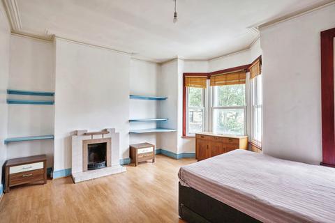 3 bedroom terraced house to rent, Combermere Road