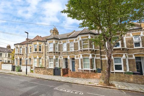 2 bedroom terraced house to rent, Combermere Road