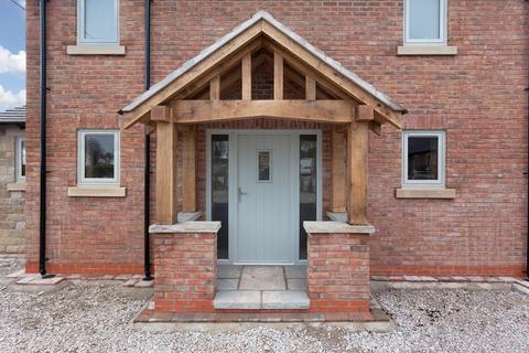 4 bedroom detached house for sale, Buxton Road, Congleton