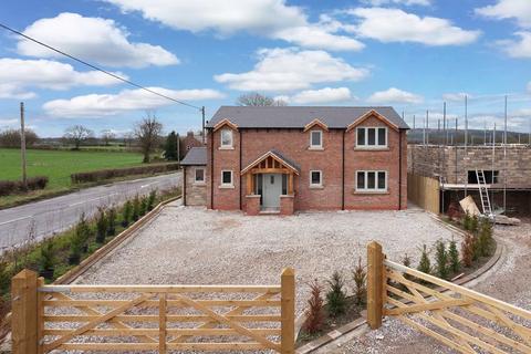 4 bedroom detached house for sale, Buxton Road, Congleton