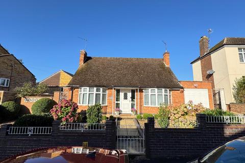 4 bedroom detached house for sale, The Avenue, Rothwell, Kettering