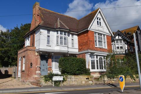 2 bedroom flat for sale, Sedlescombe Road South, St. Leonards-On-Sea