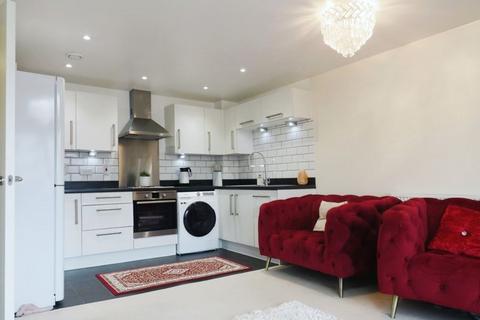 2 bedroom flat for sale, Chadwick Road, Langley