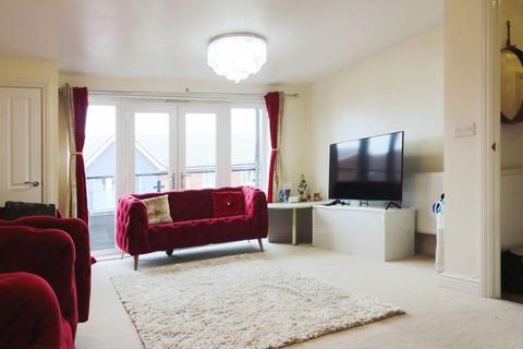 2 bedroom flat for sale, Chadwick Road, Langley