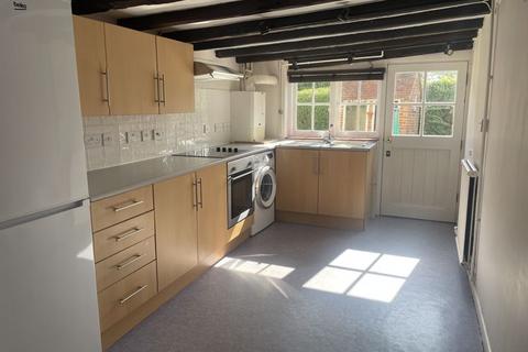 2 bedroom terraced house to rent, Tippens Close, Cranbrook