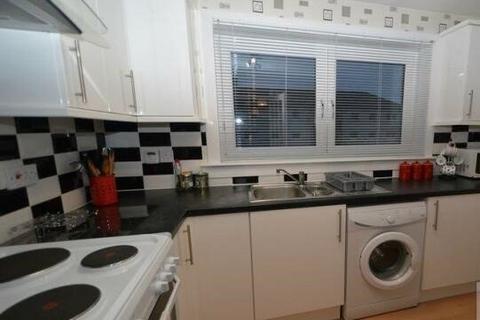 3 bedroom flat to rent, Kennedy Path, Townhead, GLASGOW, G4