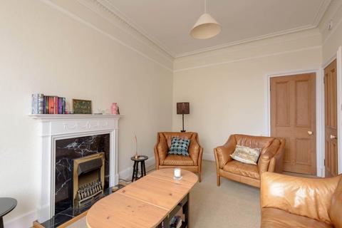 3 bedroom flat to rent, High Street, North Berwick, East Lothian