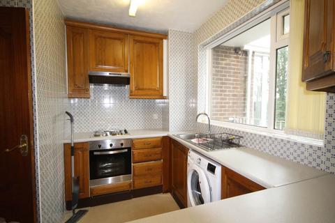 2 bedroom flat to rent, Hazelhurst Court , Bradford ,