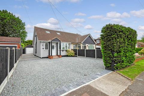 3 bedroom bungalow for sale, Harpers Lane, Doddinghurst, CM15