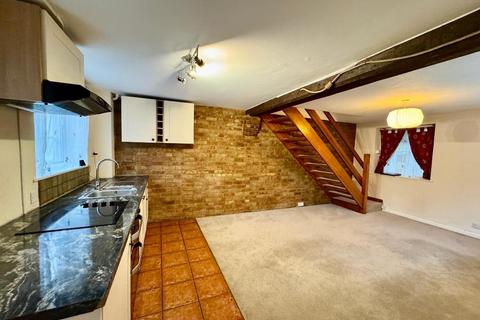 2 bedroom end of terrace house for sale, School House Mews, High Street, Silsoe, Bedfordshire, MK45 4DY