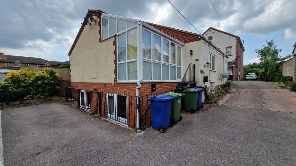 Hednesford Street, Cannock, WS11 2 bed flat to rent £775 pcm (£179 pw)