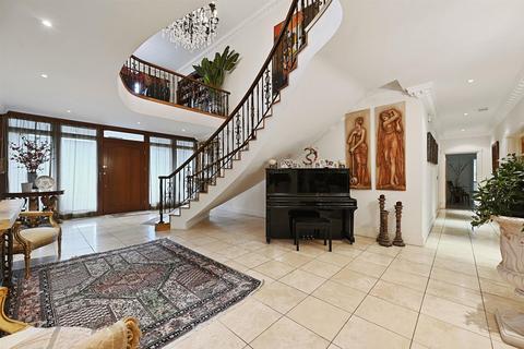 6 Copse Close, Northwood, HA6 2XG