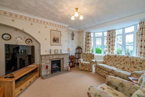 4 bedroom semi-detached house for sale, Willowbed Drive, Chichester