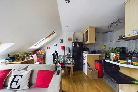 1 bedroom flat for sale, Coulsdon