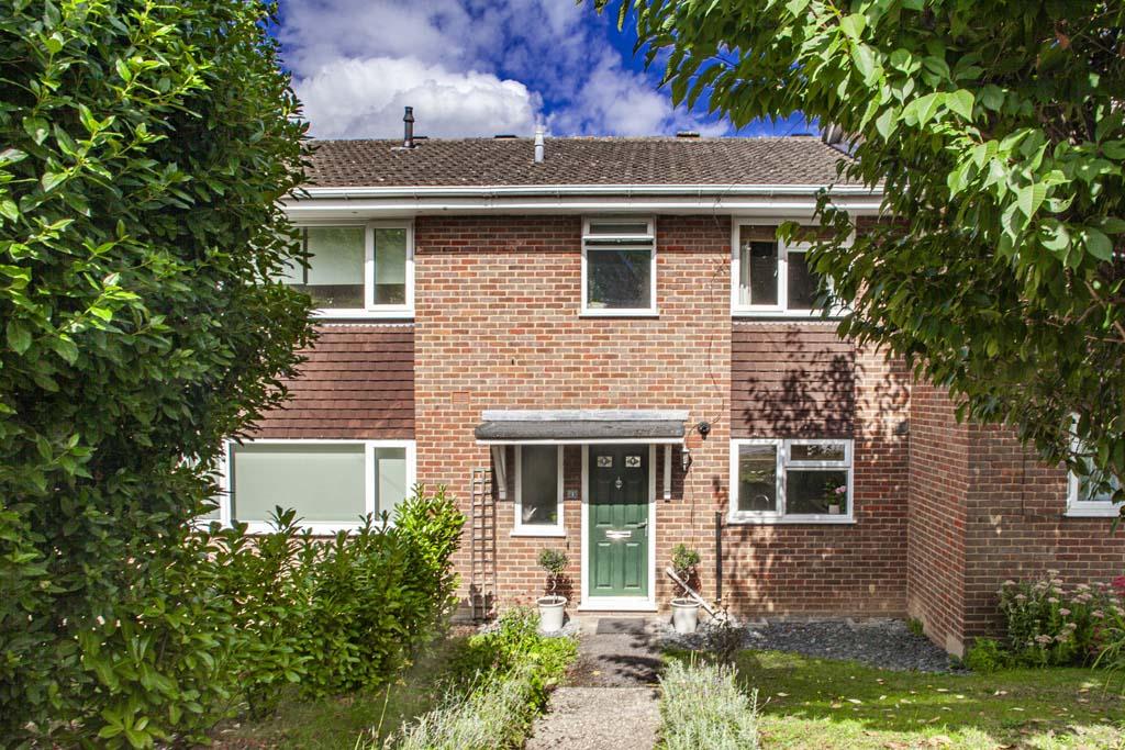 1 Elvendon Road, Goring on Thames, RG8 3 bed property for sale £475,000