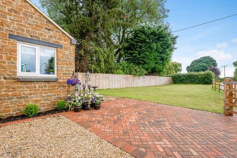 4 bedroom detached bungalow for sale, Castle Lodge, Overthorpe