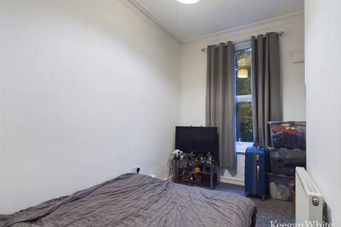 1 bedroom apartment for sale, Priory Avenue - Ground Floor Garden Flat