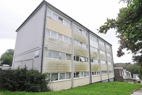 3 bedroom apartment for sale, Lizard Walk, Plymouth. Three Bedroom Maisonette in Southway