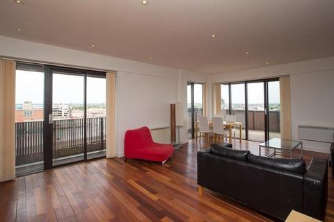 2 bedroom penthouse to rent, Lee Circle, Leicester, LE1