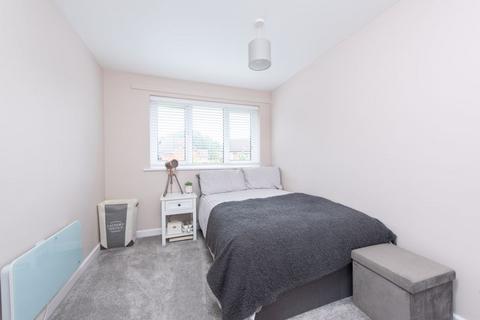 37 Auklet Close, Kempshott, Basingstoke, RG22 5JS