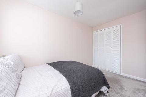 37 Auklet Close, Kempshott, Basingstoke, RG22 5JS