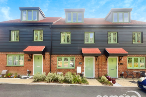 3 bedroom terraced house for sale, Quonset Avenue, Basingstoke, Hampshire