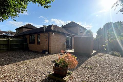 1 bedroom bungalow for sale, Martingale Place, Milton Keynes