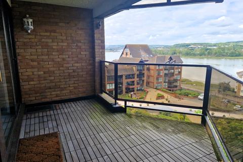 3 bedroom apartment for sale, Sealand Court, Rochester