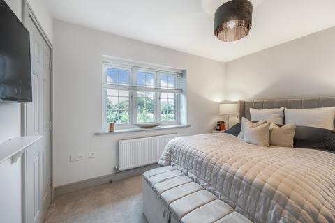 33 Lance Way, Arborfield Green, Reading, RG2 9YY