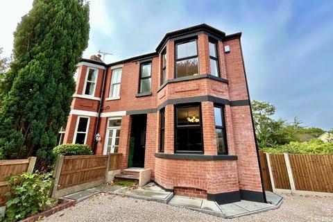 3 bedroom semi-detached house to rent, Rocky Lane, Monton