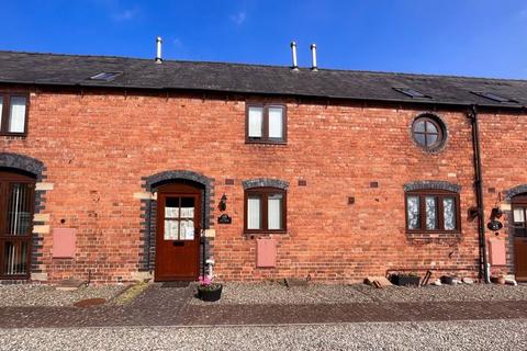 2 bedroom barn conversion to rent, Donnett Mews, Whittington