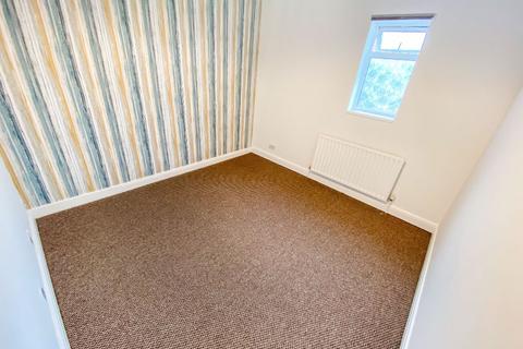 2 bedroom flat to rent, Moor Street, Brierley Hill